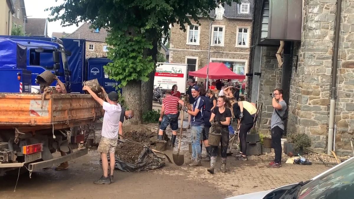 Almanya'da Stolberg bölge sakinleri selde yaşananları anlattılar