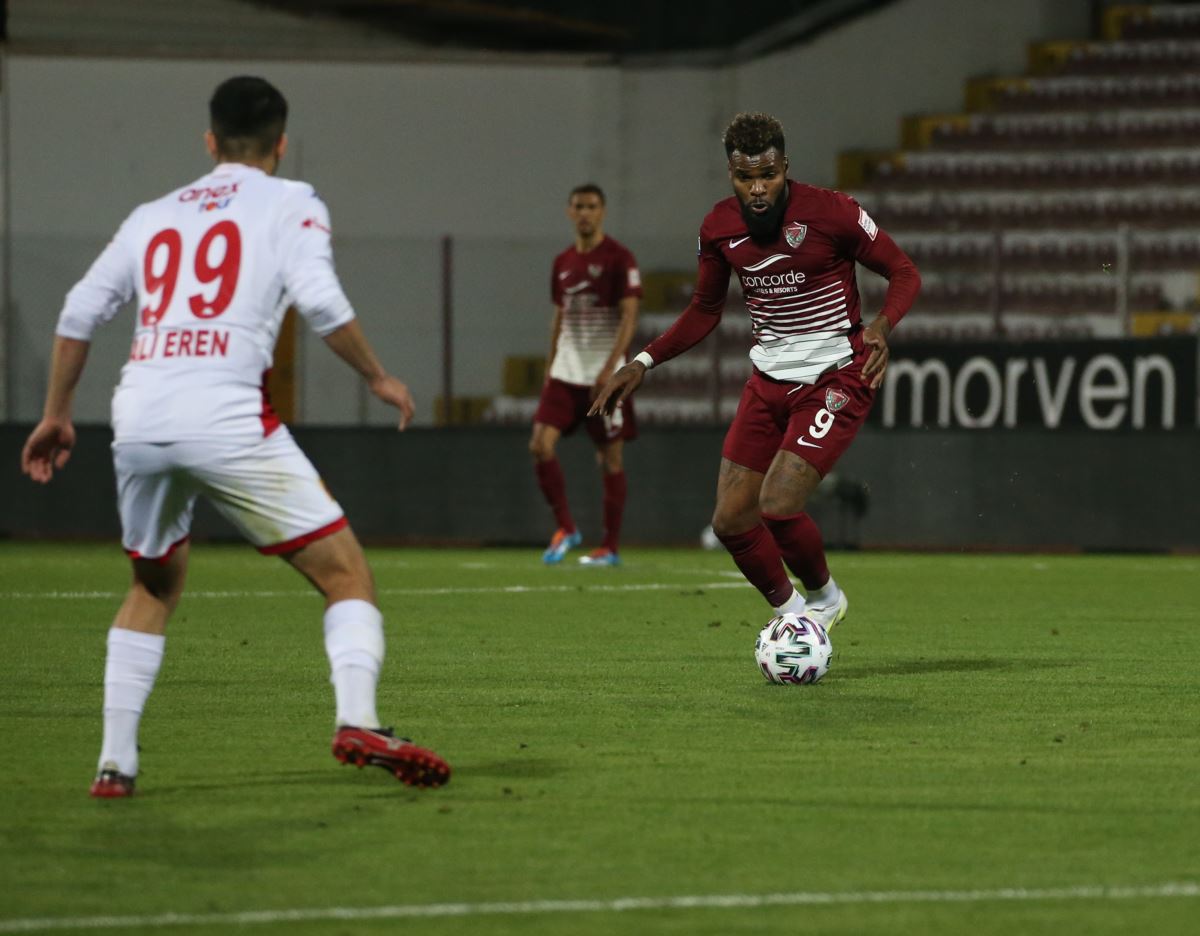 Hatayspor'da Aaron Boupendza'nın ismi, Fenerbahçe ile anılıyor