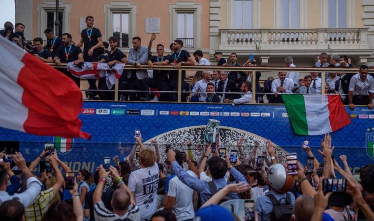 EURO 2020: İtalya'nın şampiyonluğu kutlamaları sonrası Roma’da Covid-19 vakaları 5 katına çıktı