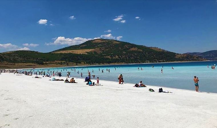 Salda Gölü'nün Beyaz Adalar kısmı araç girişine kapatıldı