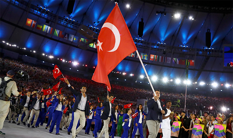 Tokyo Olimpiyat Oyunları'nın açılış töreninde Türk bayrağını Merve Tuncel ile Berke Saka taşıyacak