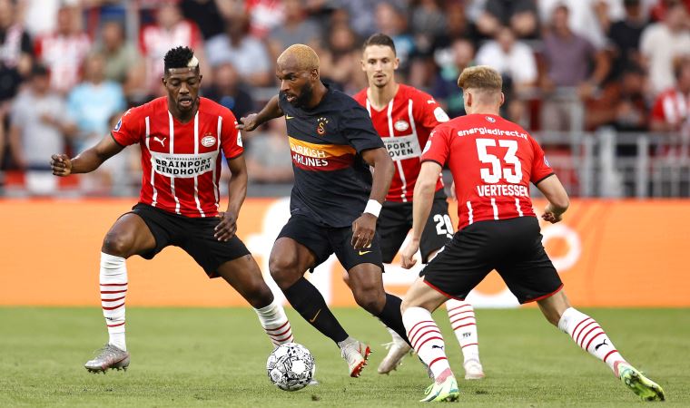 PSV - Galatasaray maçının devre arasında gerginlik