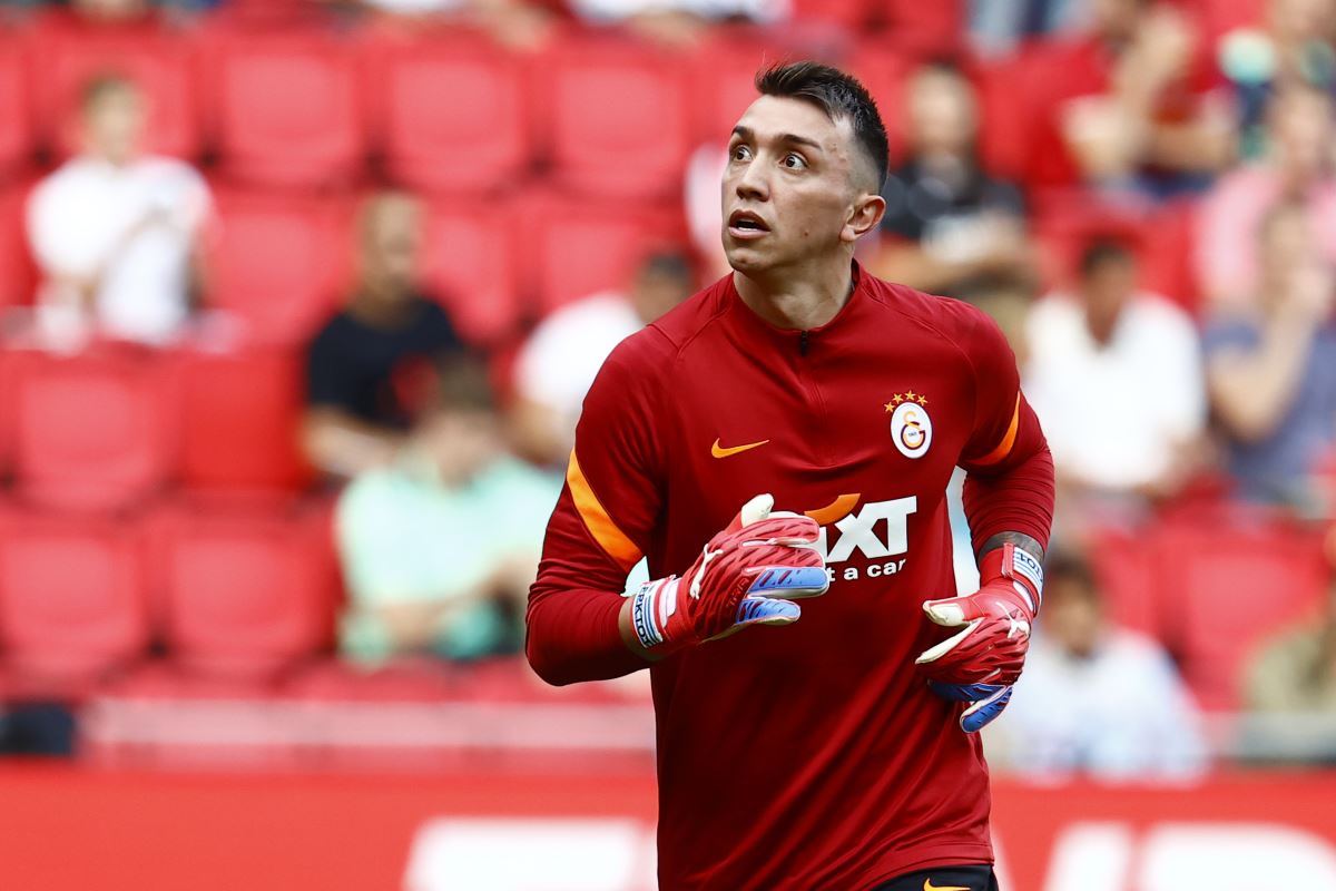 Fernando Muslera'nın yediği goller geceye damga vurdu