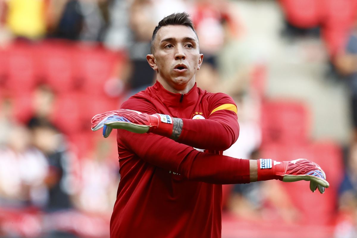 Fernando Muslera'nın yediği goller geceye damga vurdu