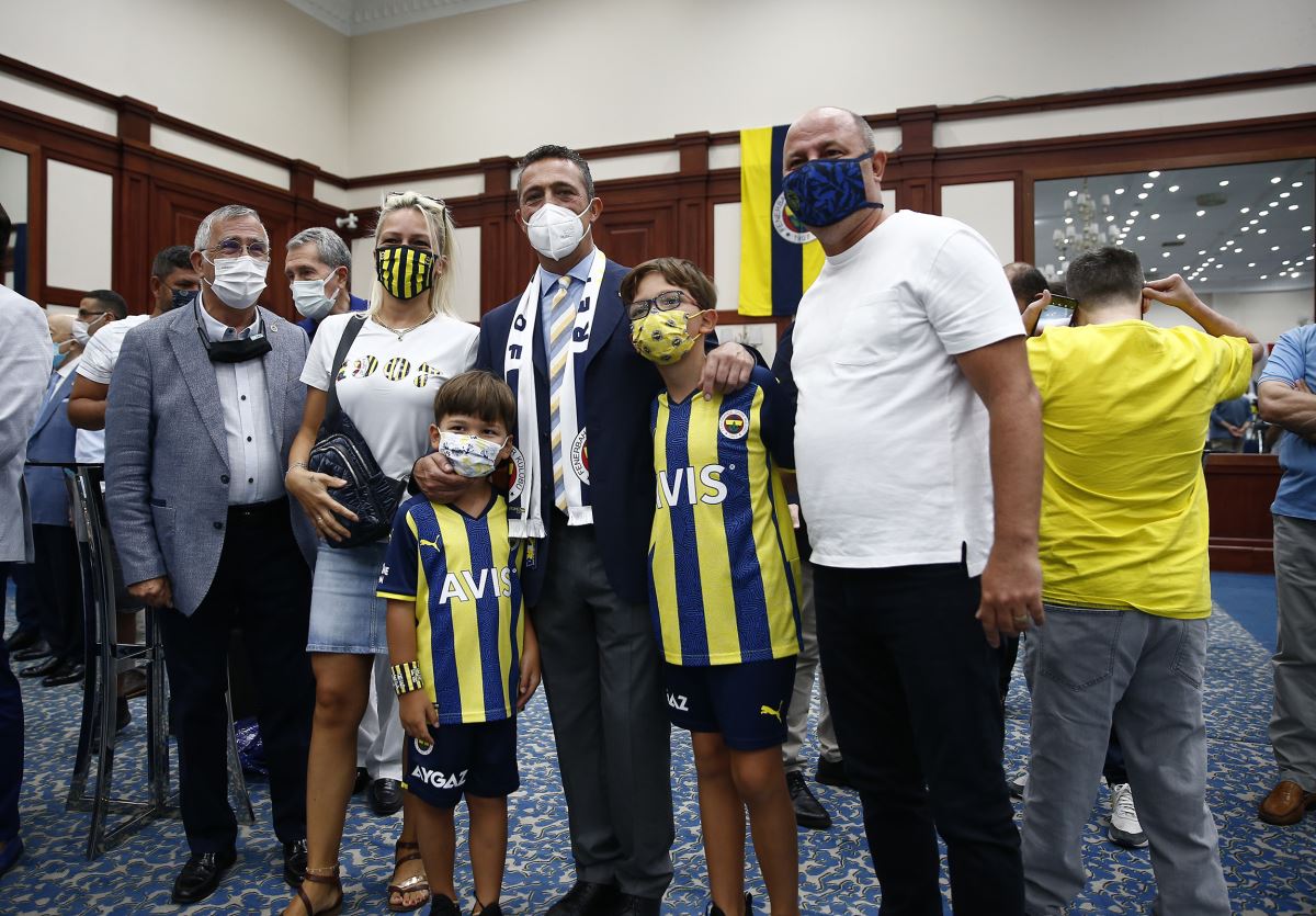 Fenerbahçe'de gelenekselleşen bayramlaşma töreni gerçekleştirildi