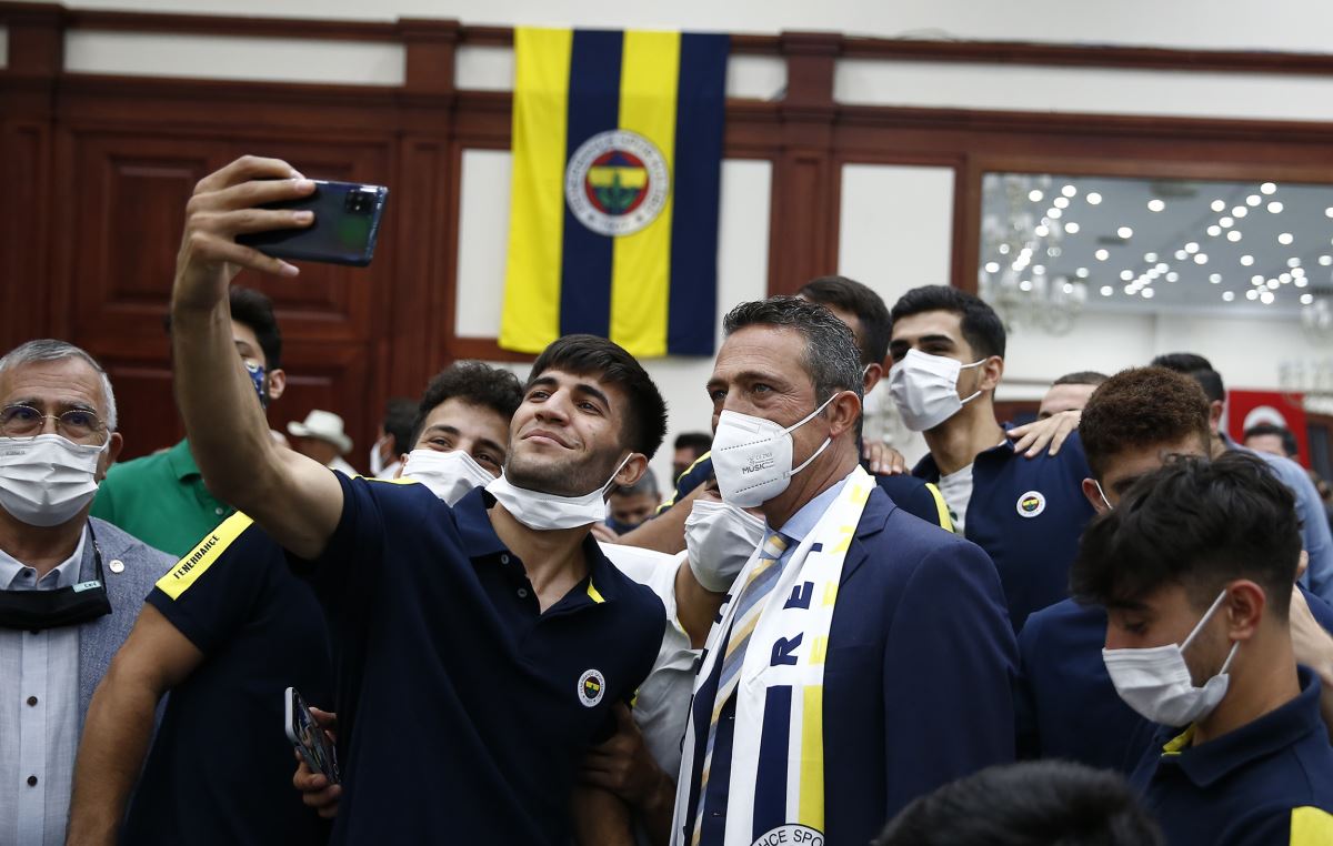 Fenerbahçe'de gelenekselleşen bayramlaşma töreni gerçekleştirildi