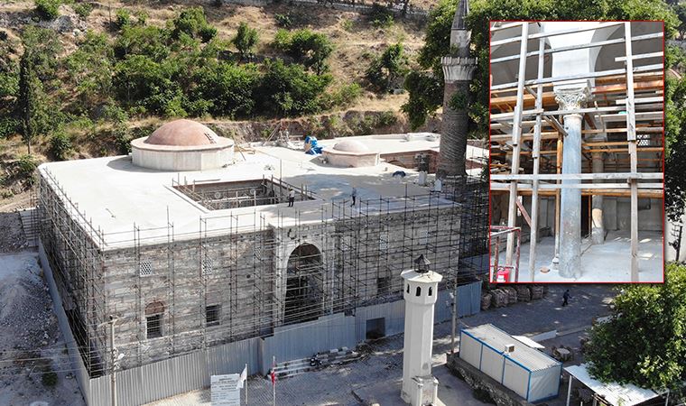 Tarihi camideki Bizans sütunlarının sıvandığı ortaya çıktı