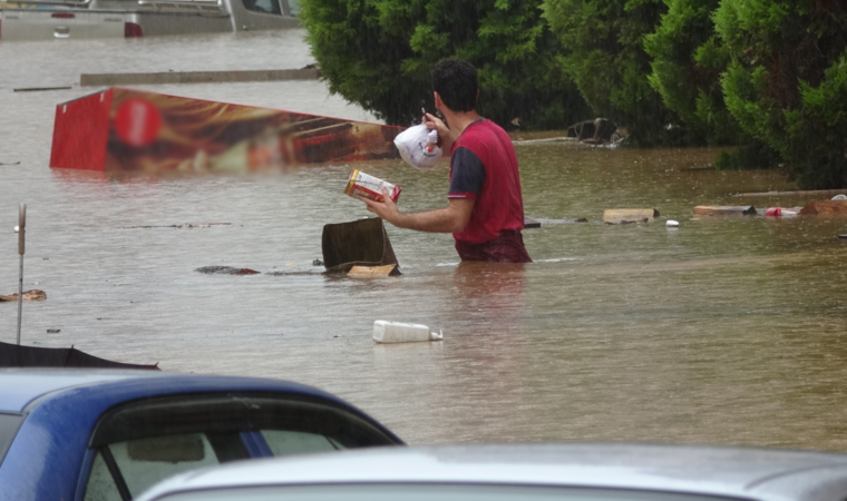 Sel felaketleri sürüyor: Meteoroloji'den 4 bölgeye uyarı