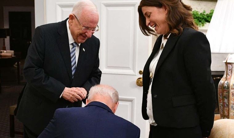 Joe Biden’ın diz çökme jestinin ömrü kısadır, unutulur