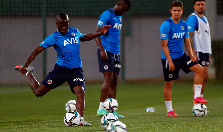 Fenerbahçe'de Enner Valencia, takımla sahaya çıktı