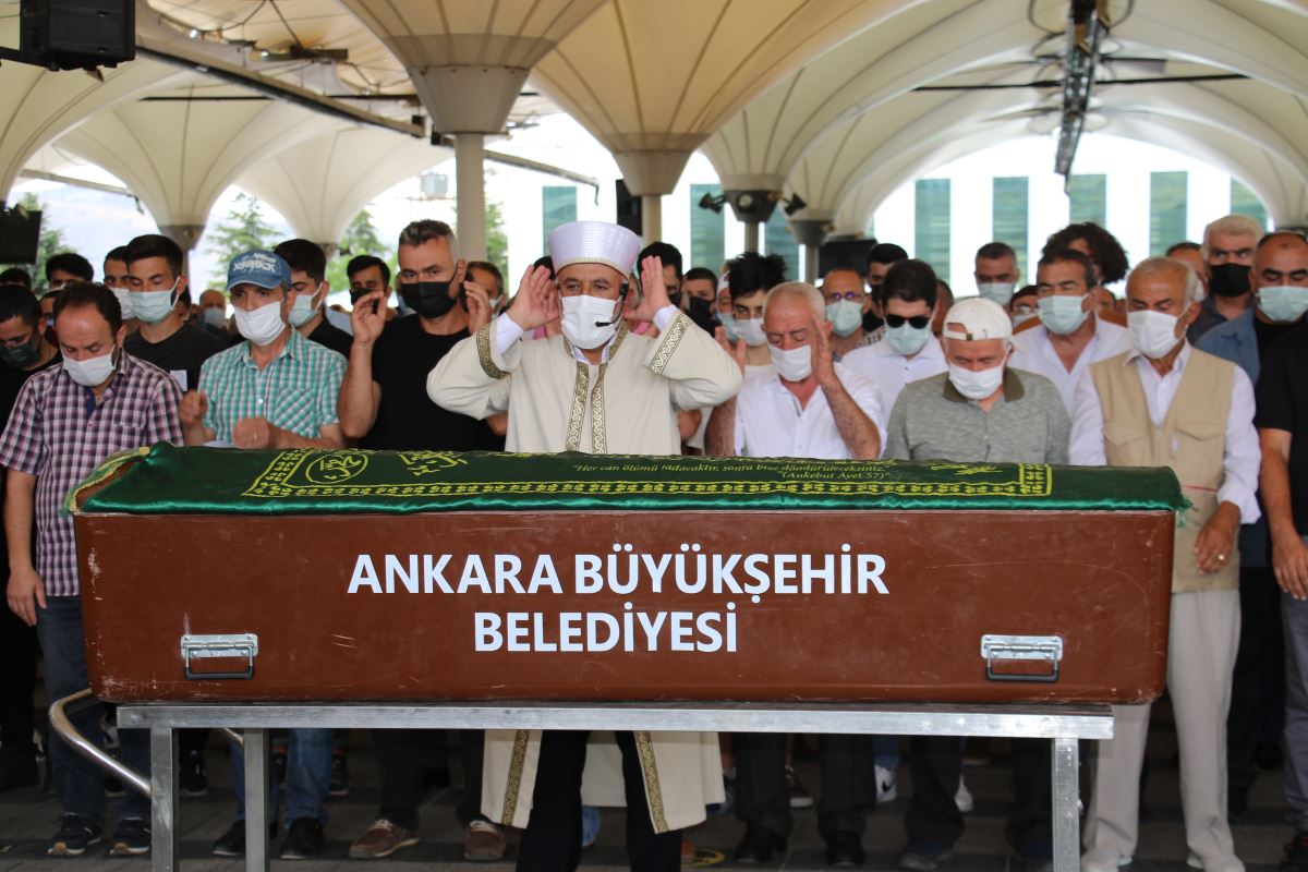 Türkiye'nin konuştuğu olayda acı veda: Onur Eken defnedildi