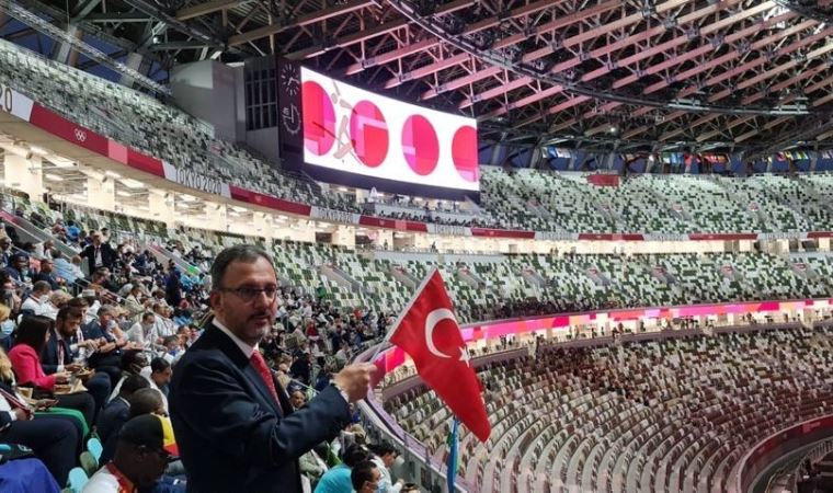 Bakan Kasapoğlu, Tokyo Olimpiyatları’nın açılışına katıldı