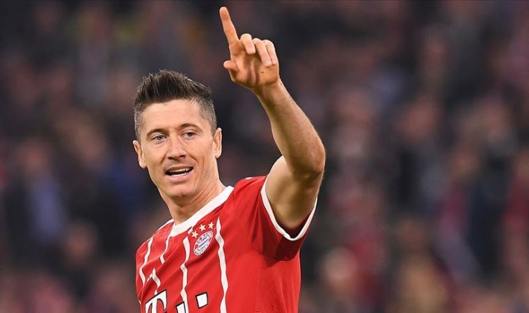 Robert Lewandowski Bundesliga yılın oyuncusu seçildi