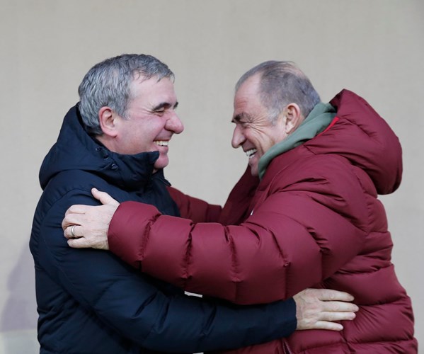 Gheorghe Hagi: "Galatasaray bana Romanyalı futbolcuyu sordu"