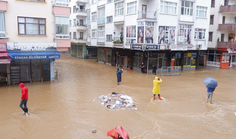 Son dakika... Arhavi bir kez daha sular altında