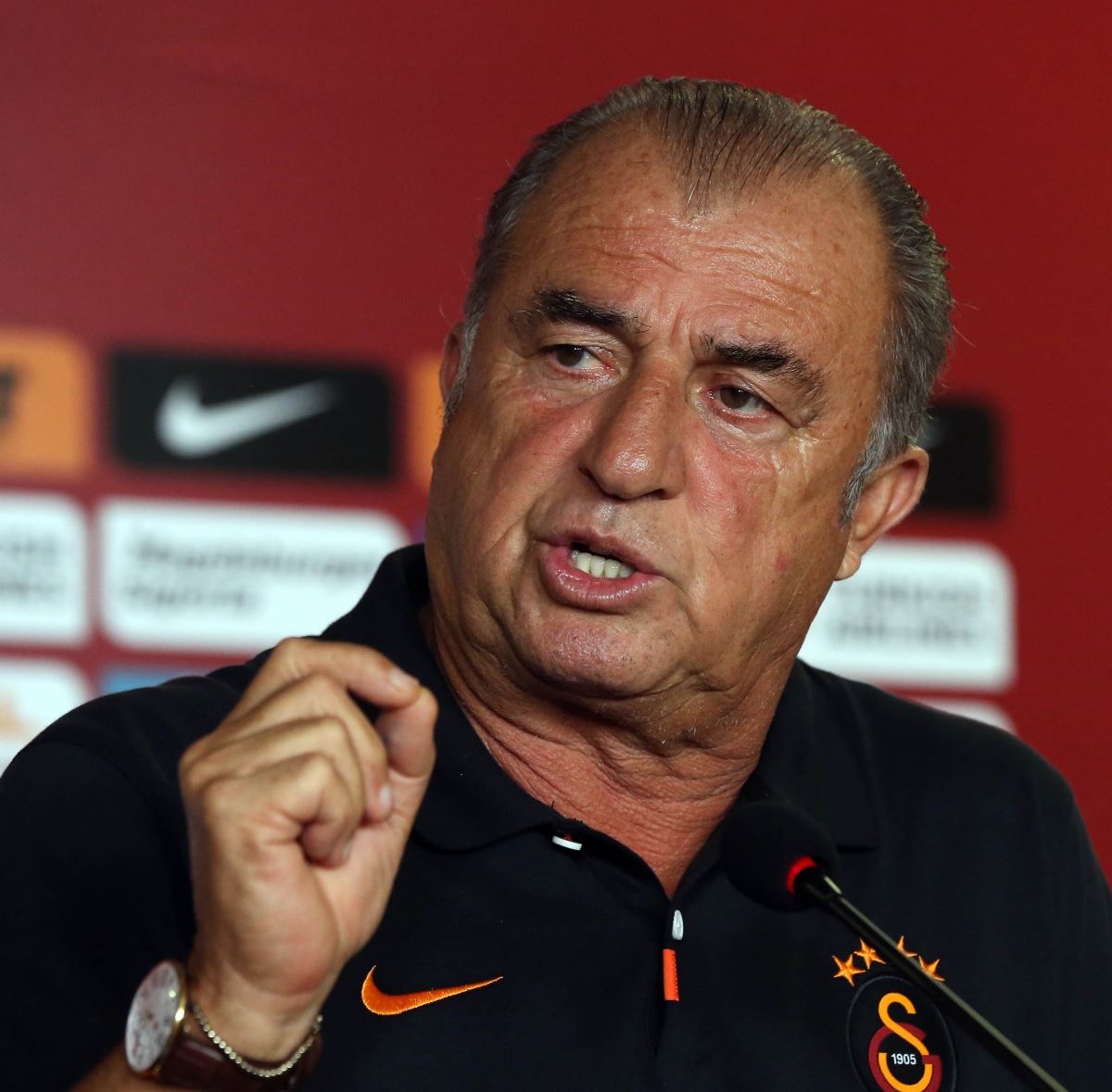 Fatih Terim'den muhabire: "Arkadaşım o telefonu kapatır mısın lütfen!"