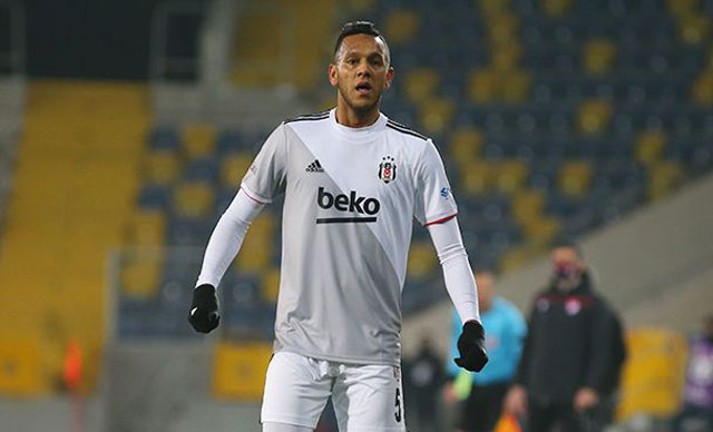 Josef de Souza'dan eski takımına gönderme