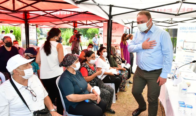 Çiğli'de yurttaşlar taleplerini 'mahalle toplantıları'nda dile getiriyor