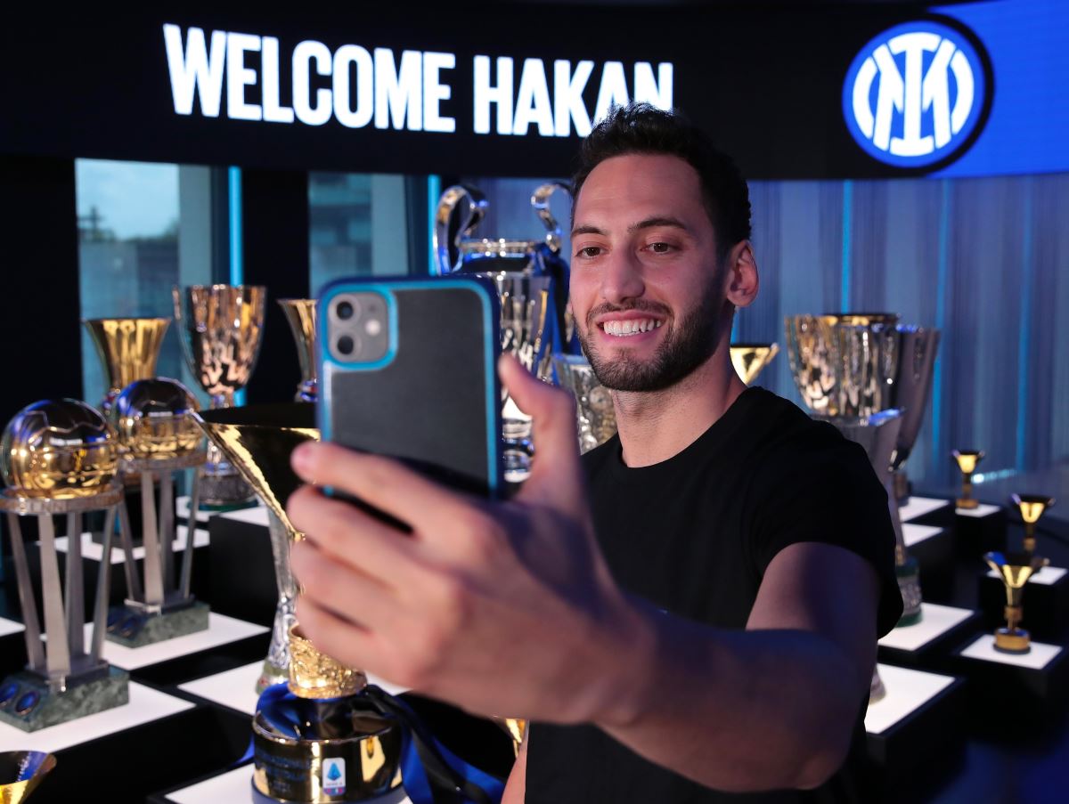 İtalya'da gündem Hakan Çalhanoğlu