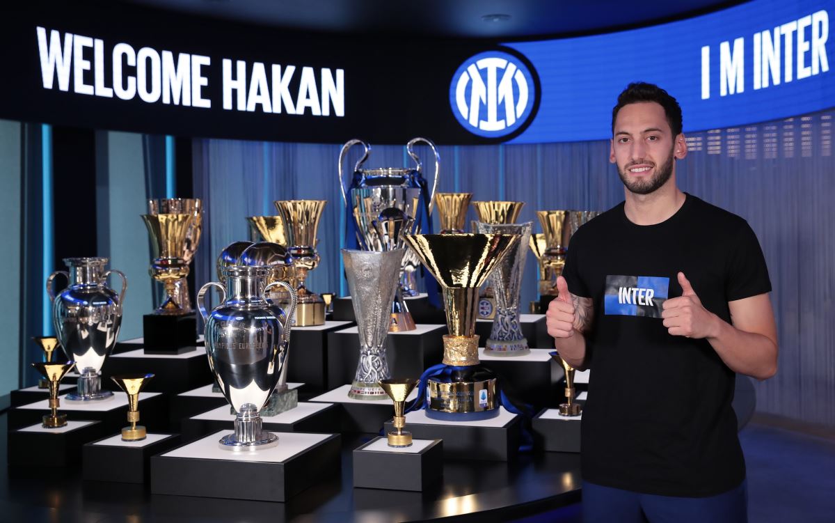 İtalya'da gündem Hakan Çalhanoğlu