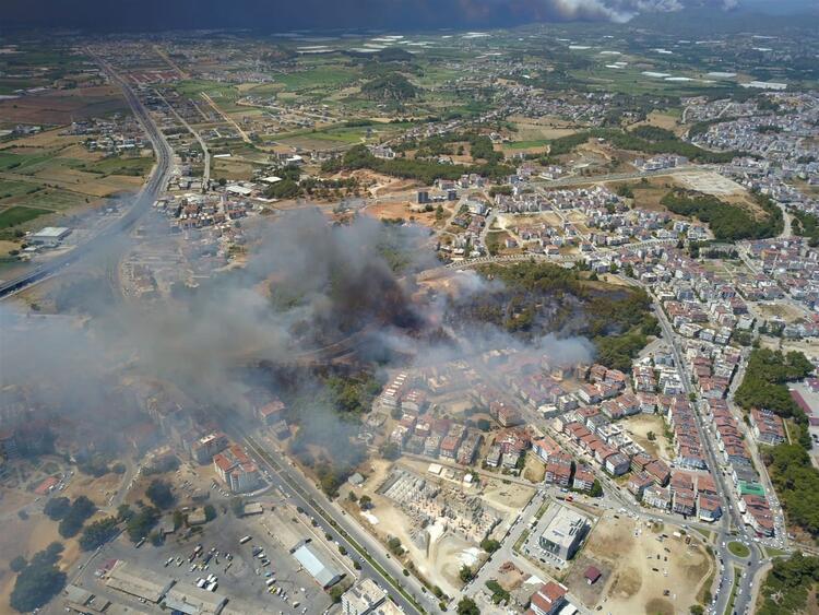 Antalya'dan korkunç görüntüler! Birçok noktada yangın var