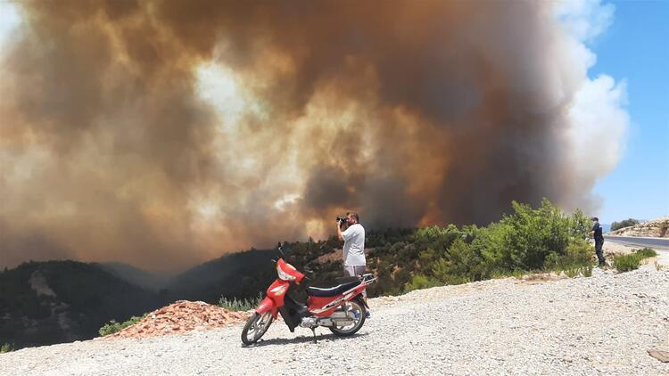 Antalya'dan korkunç görüntüler! Birçok noktada yangın var