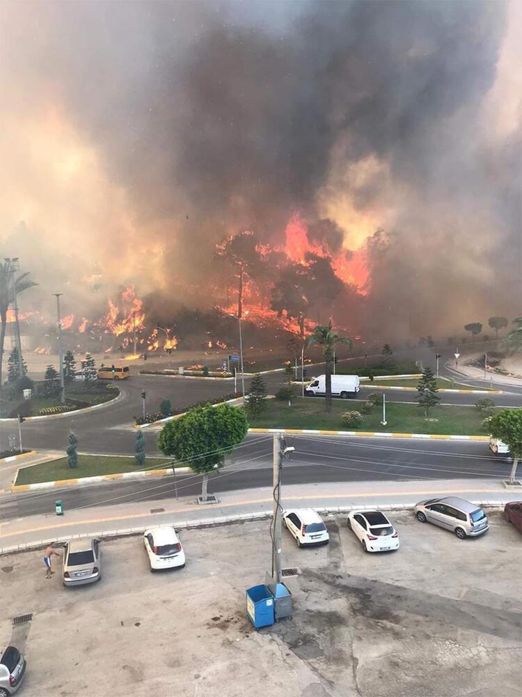 Antalya'dan korkunç görüntüler! Birçok noktada yangın var