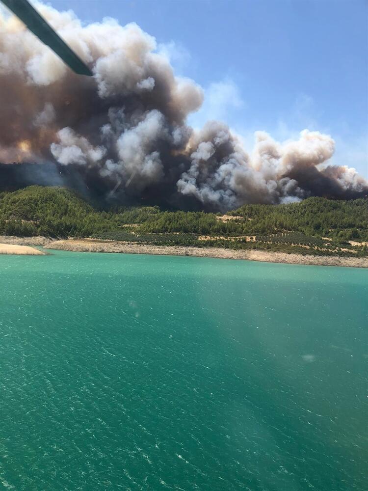 Antalya'dan korkunç görüntüler! Birçok noktada yangın var