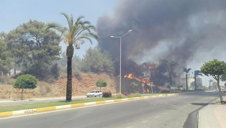 Antalya'dan korkunç görüntüler! Birçok noktada yangın var