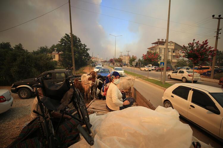 Antalya'dan korkunç görüntüler! Birçok noktada yangın var