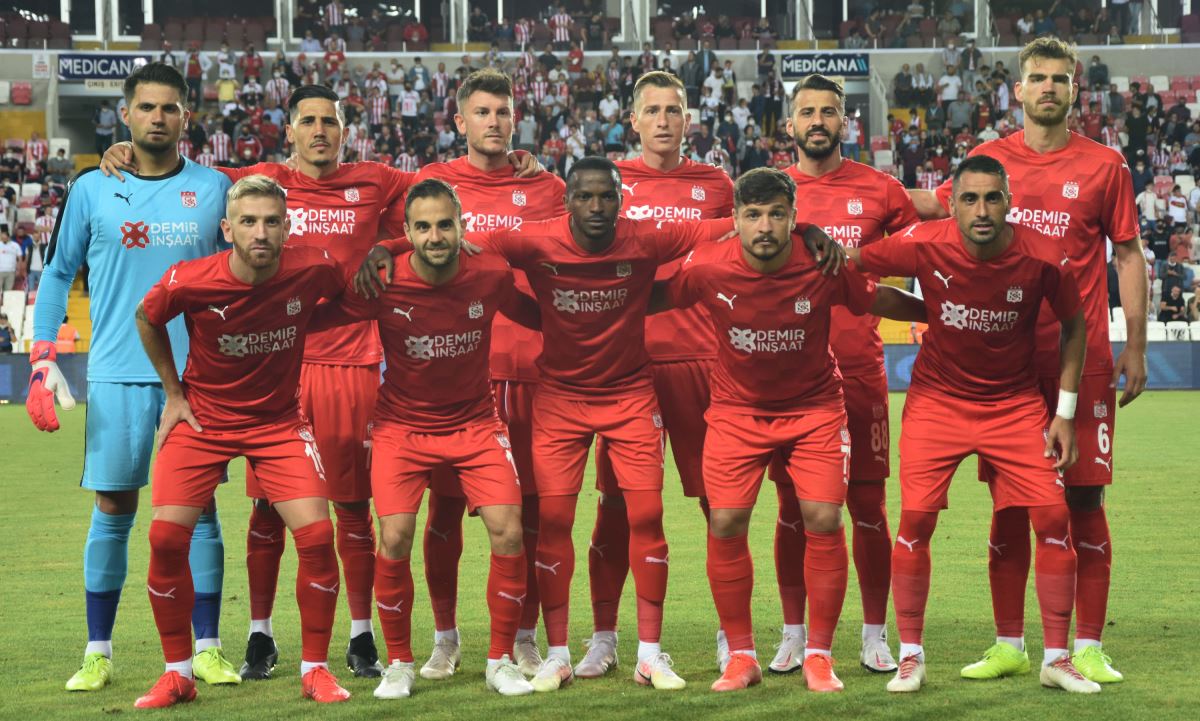 Sivasspor, Petrocub’u 1-0 mağlup etti