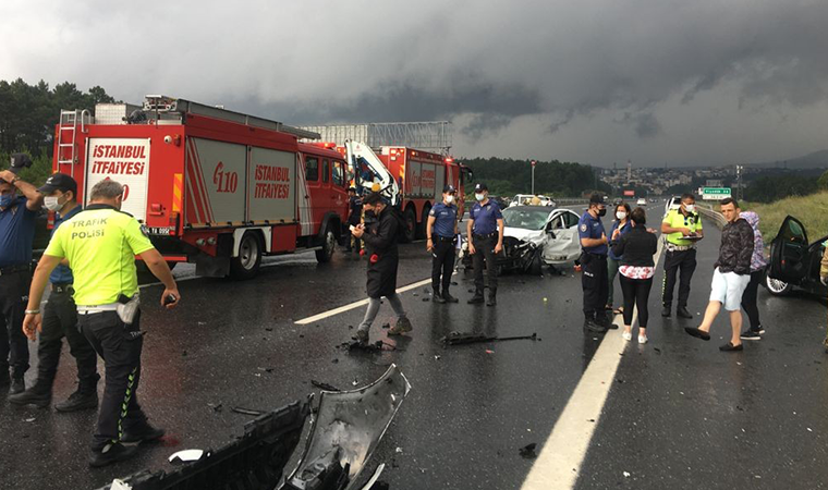 Kuzey Marmara Otoyolu'nda zincirleme kaza: 1'i çocuk 5 yaralı