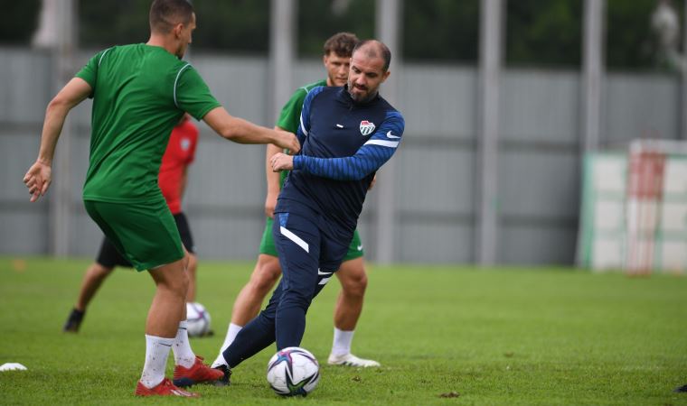 Bursaspor Teknik Direktörü Mustafa Er ve yardımcısı Batalla’dan özel ders