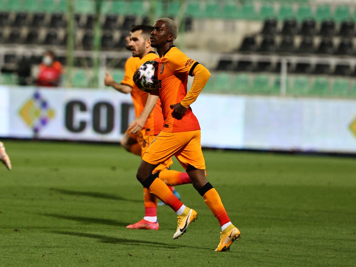 Galatasaray'ın gündemindeki Henry Onyekuru'nun menajeri, açıklamalarda bulundu