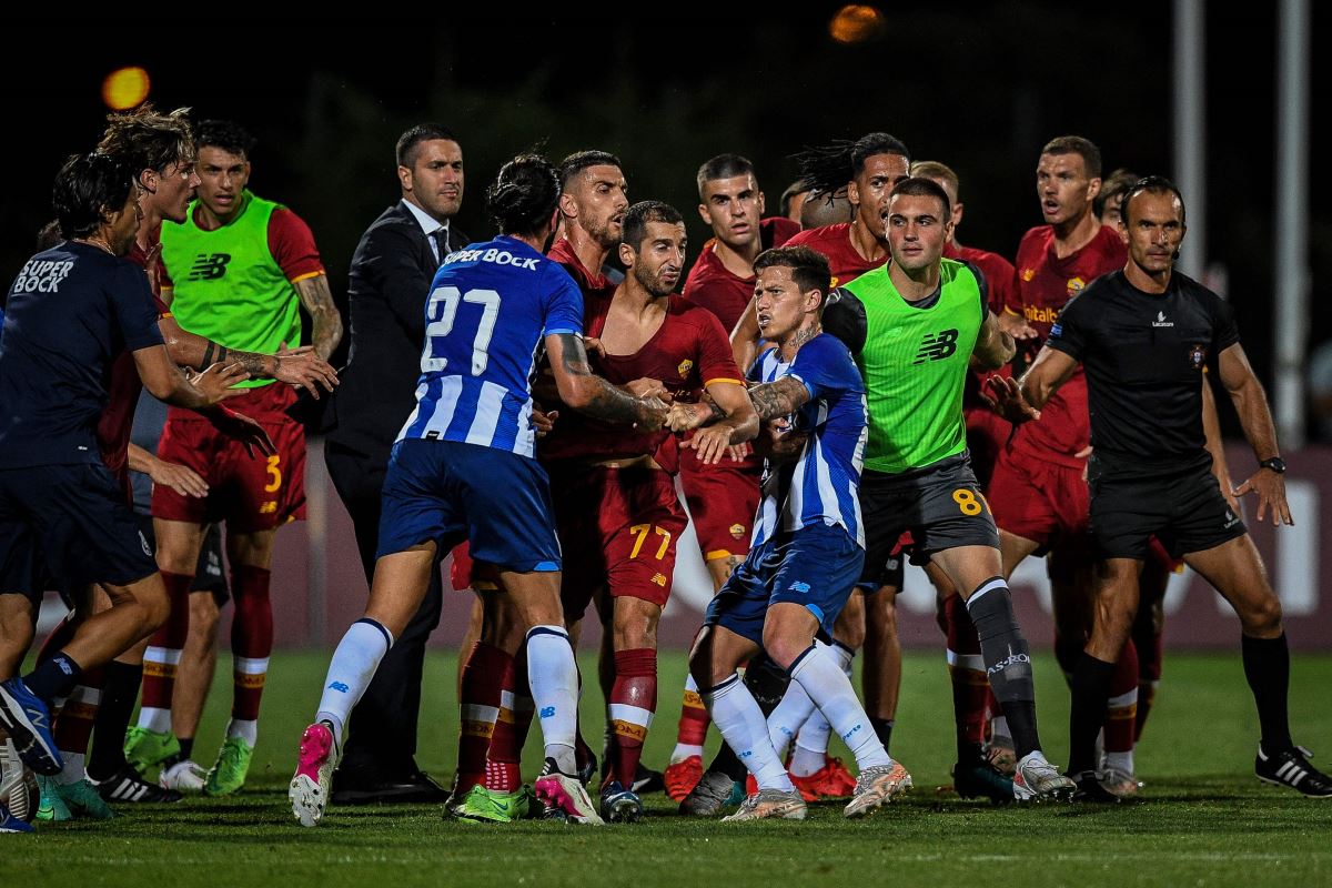 Roma'nın Porto ile oynadığı maçta kavga çıktı