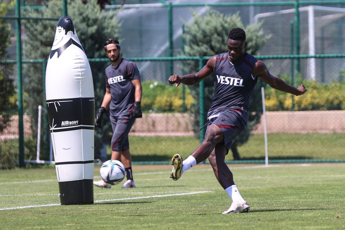 İtalyan gazeteci, Ekuban'ın Genoa'ya transfer olduğunu açıkladı