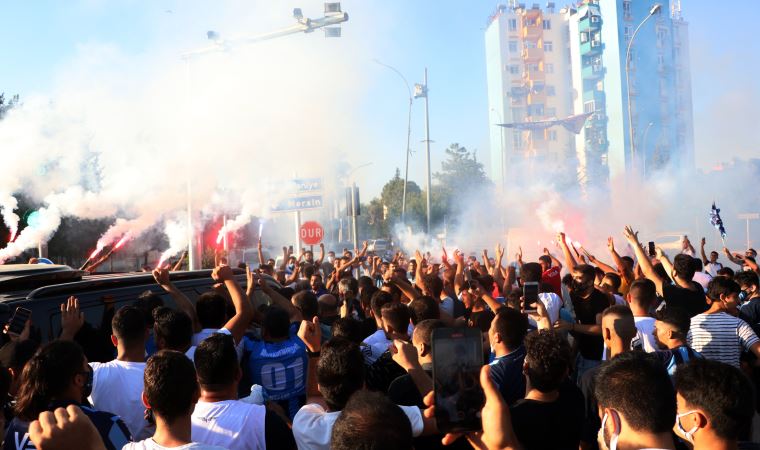 Adana'ya gelen Mario Balotelli izdiham yarattı