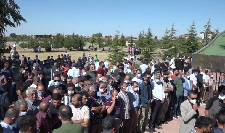 Konya'da katledilen aile son yolculuğuna uğurlandı