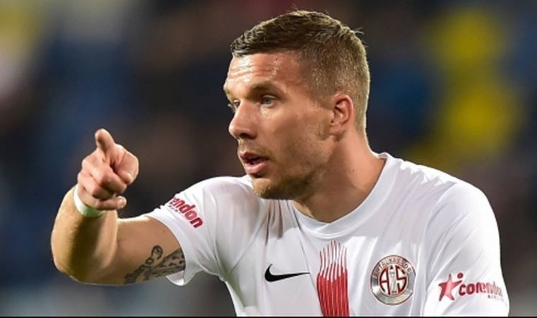 Flaş iddia: Lukas Podolski yuvaya dönüyor!