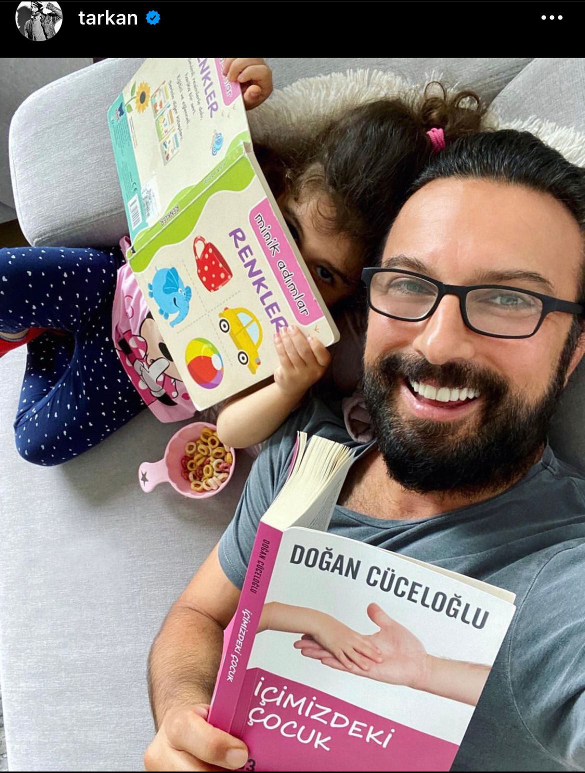 Tarkan'dan kitap önerisi :  Herkese tavsiye ederim