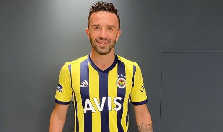 Fenerbahçe'de Gökhan Gönül, Topuk Yaylası kampına katılmadı