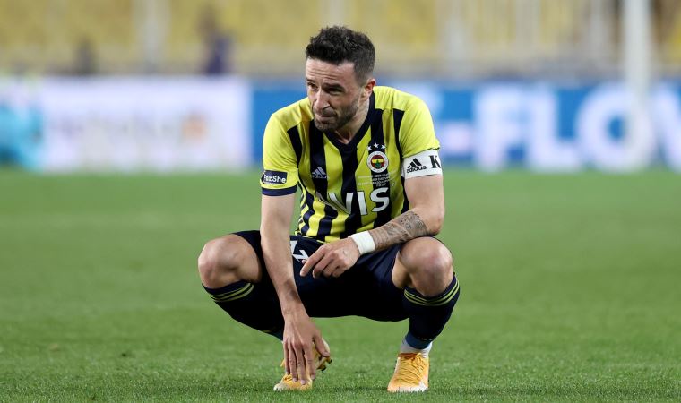 Fenerbahçe'de Gökhan Gönül, Topuk Yaylası kampına katılmadı