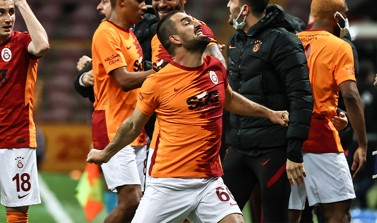 Galatasaray, Arda Turan'ın sözleşmesini uzattı