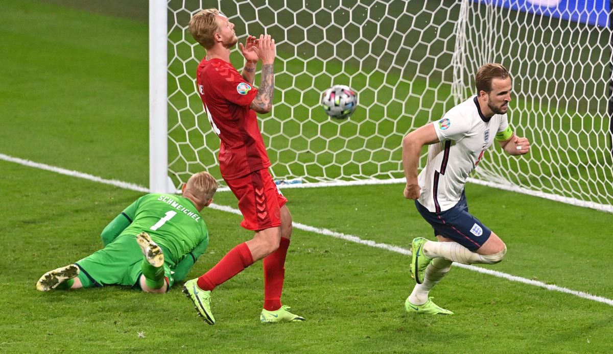 EURO 2020 | Harry Kane, 55 yıl sonra İngiltere'yi finale taşıdı