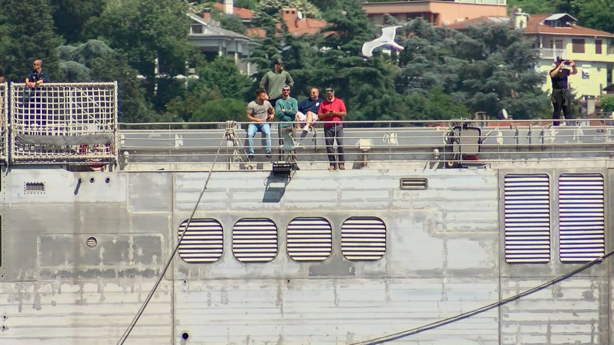 ABD savaş gemisi Boğaz'dan geçti (08.07.2021)