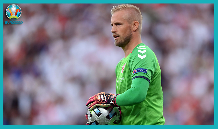 EURO 2020 yarı final karşılaşmasında kaleci Schmeichel'in gözüne lazer tutuldu