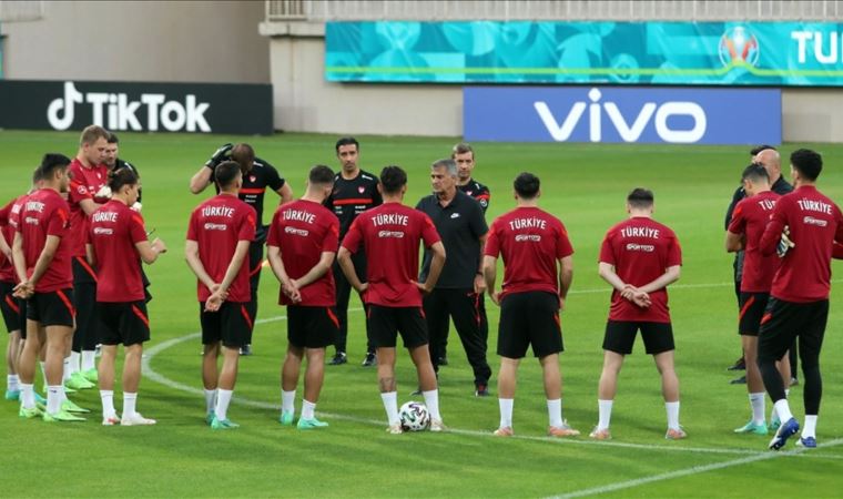 Milli isimler Gökhan Akkan ve Mert Çetin'den yangın alanlarına yardım