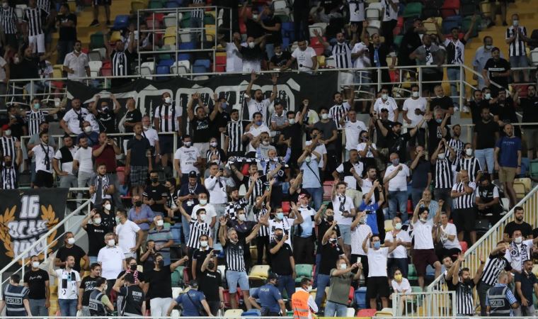 Süper Lig'e 18 yıl sonra dönen Altay'ı taraftarları da yalnız bırakmadı