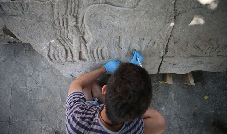 Daskyleion Antik Kenti'nde Pers-Yunan savaşlarını anlatan taş kabartmalar bulundu