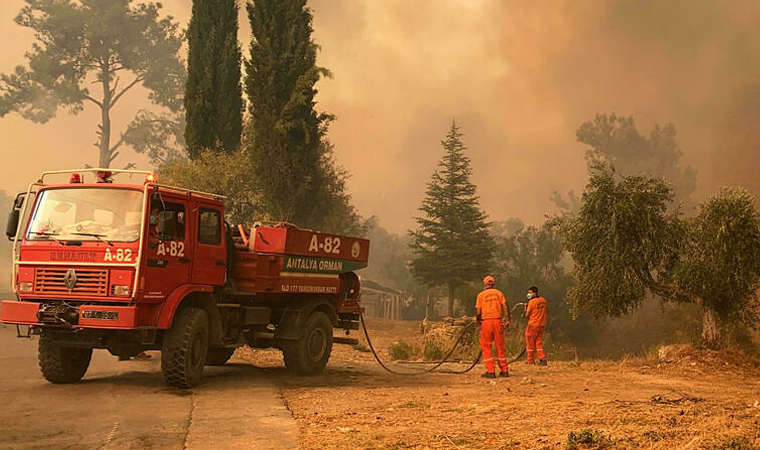 Yangınlar devam ederken, ünlü isimlerden 'küresel çağrı'